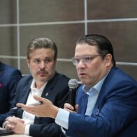 Director general de Aduanas, Yayo Sanz Lovatón, durante la reunión sobre trabajos en contra del comercio chino ilegal.
