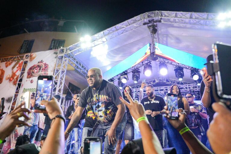 Haina vibra con multitudinario Concierto de Navidad de Reconocidos