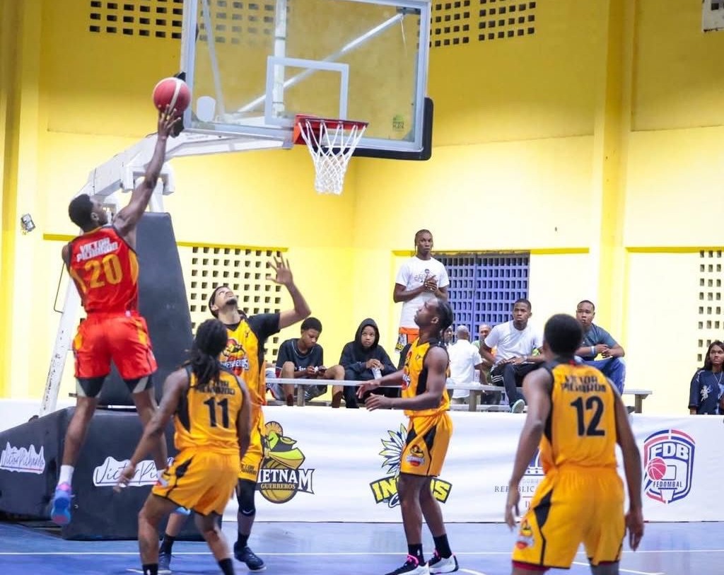 Inician el 18vo Torneo de Baloncesto Superior de Monte Plata 2025