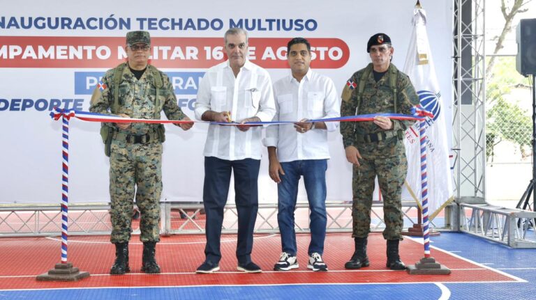 Presidente Abinader y ministro Kelvin Cruz inauguran techado multiuso en Campamento Militar