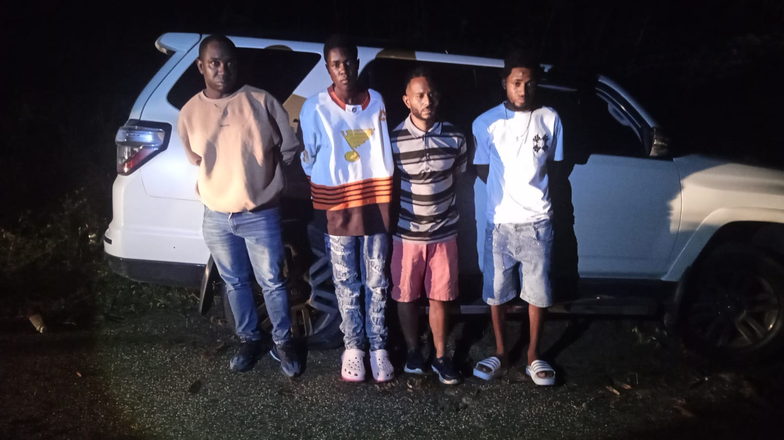 Ejército detiene dos dominicanos y dos haitianos al intentar cruzar ilegalmente hacia Haití por Paso de Mariquita