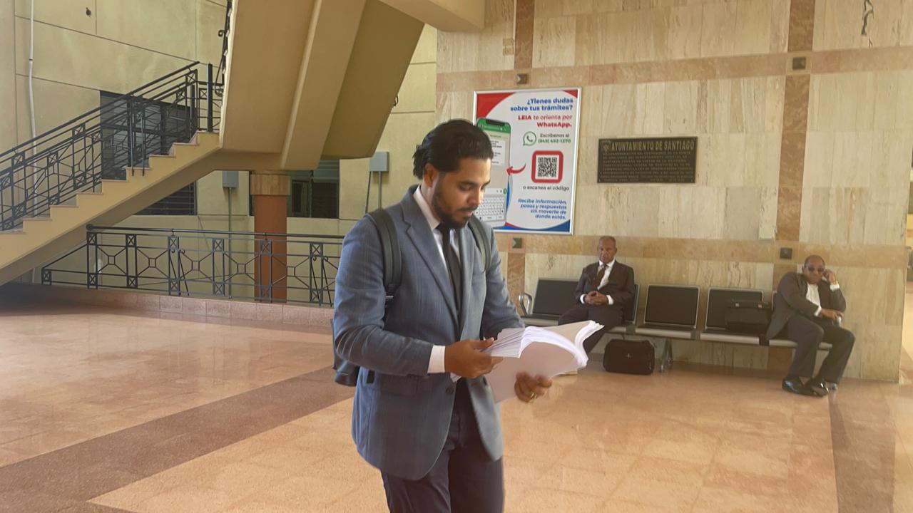 Representantes de familia de Stephora Joseph reciben expediente de más de 500 páginas en solicitud de coerción contra directivas del Colegio Da Vinci