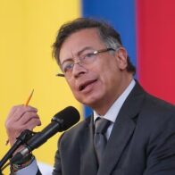 Petro afirma que Venezuela necesita una "revolución democrática" y no "represiones"