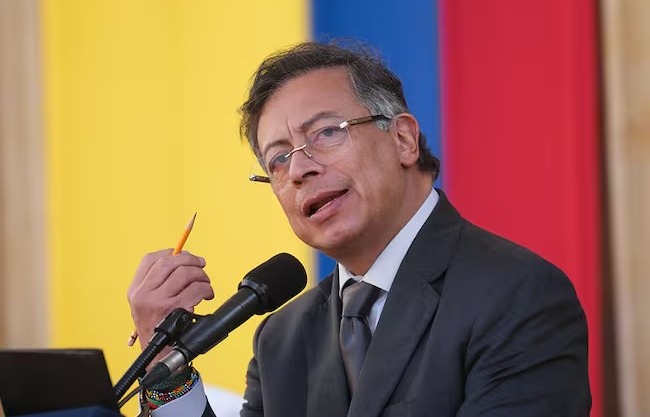 Petro afirma que Venezuela necesita una "revolución democrática" y no "represiones"