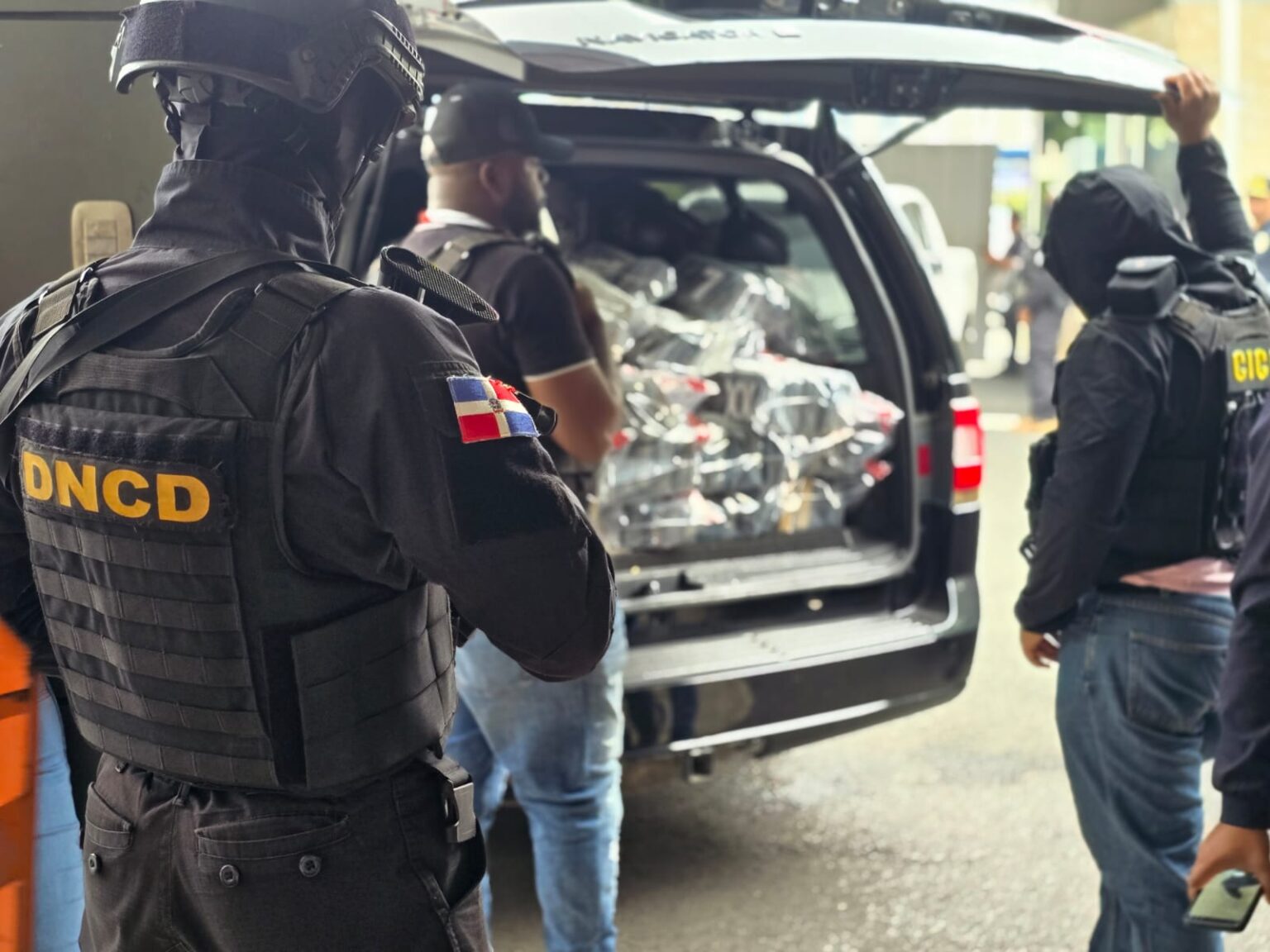 Incautan en Bani 429 paquetes presumiblemente cocaína