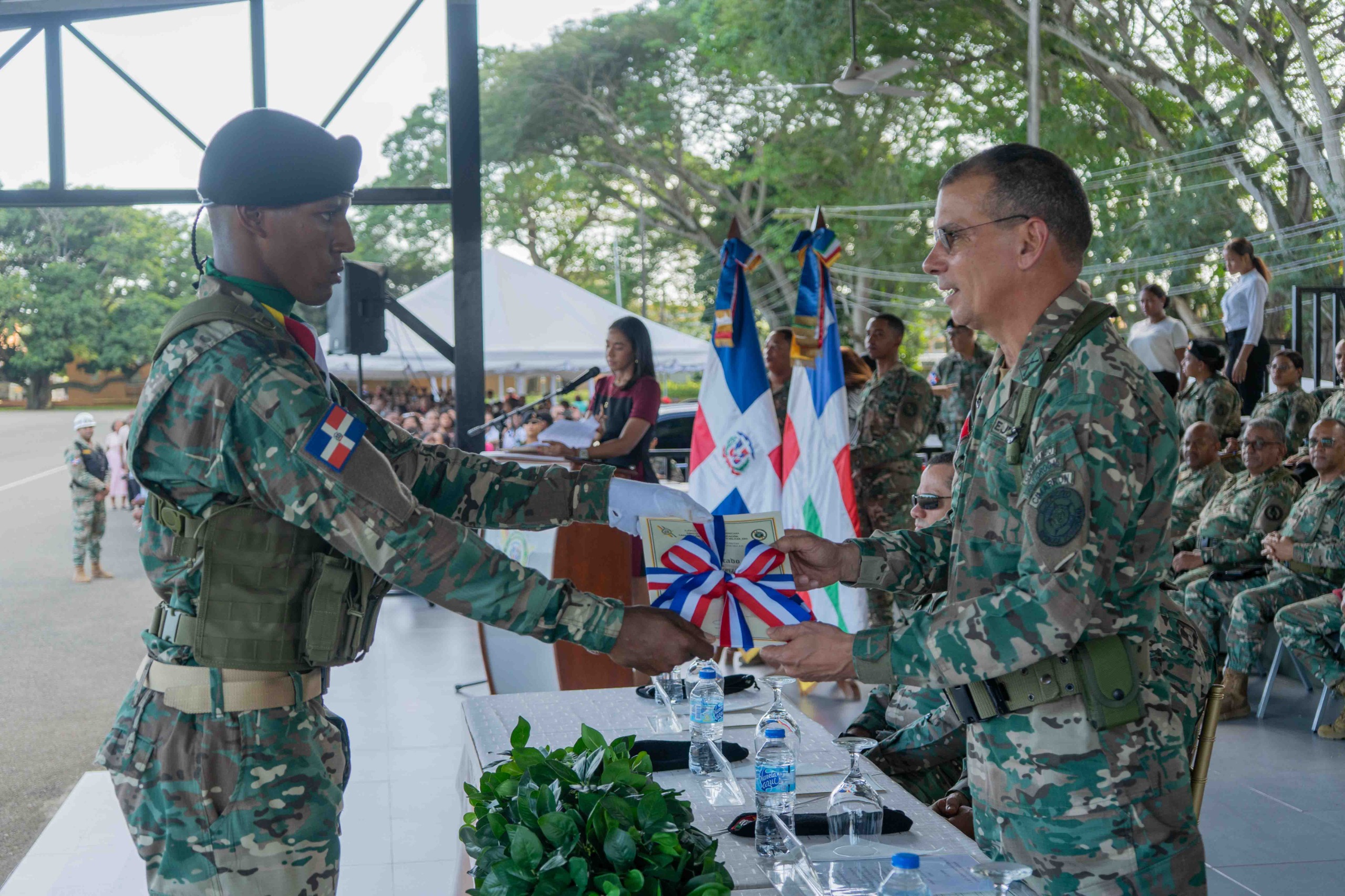 Ejército celebra la graduación de 575 nuevos soldados de la 1ra. y 2da. Promoción de Conscriptos 2025