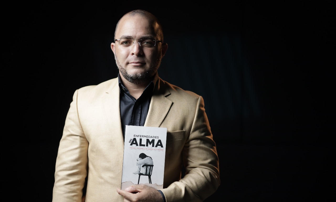 Pastor de Bonao lanza libro clave: “Enfermedades del Alma” una guía esencial para la sanidad interior