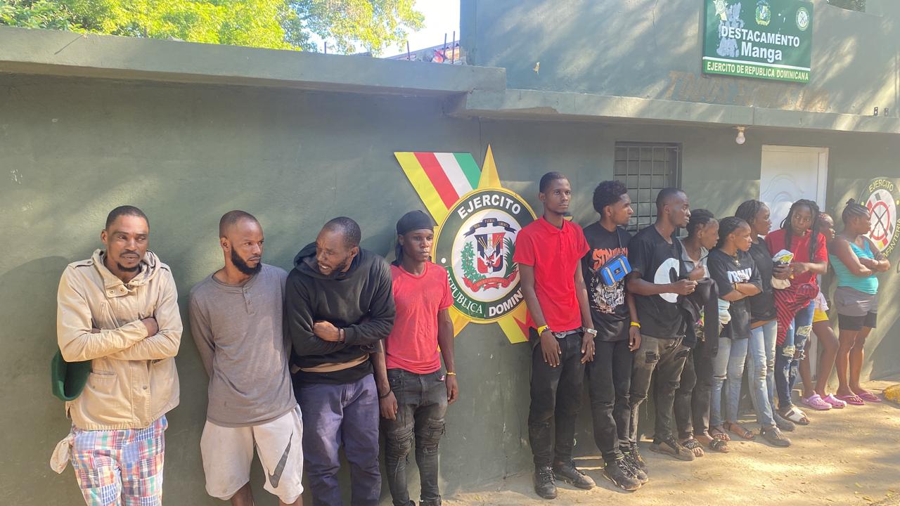 Detienen 15 migrantes haitianos indocumentados en Guayubín