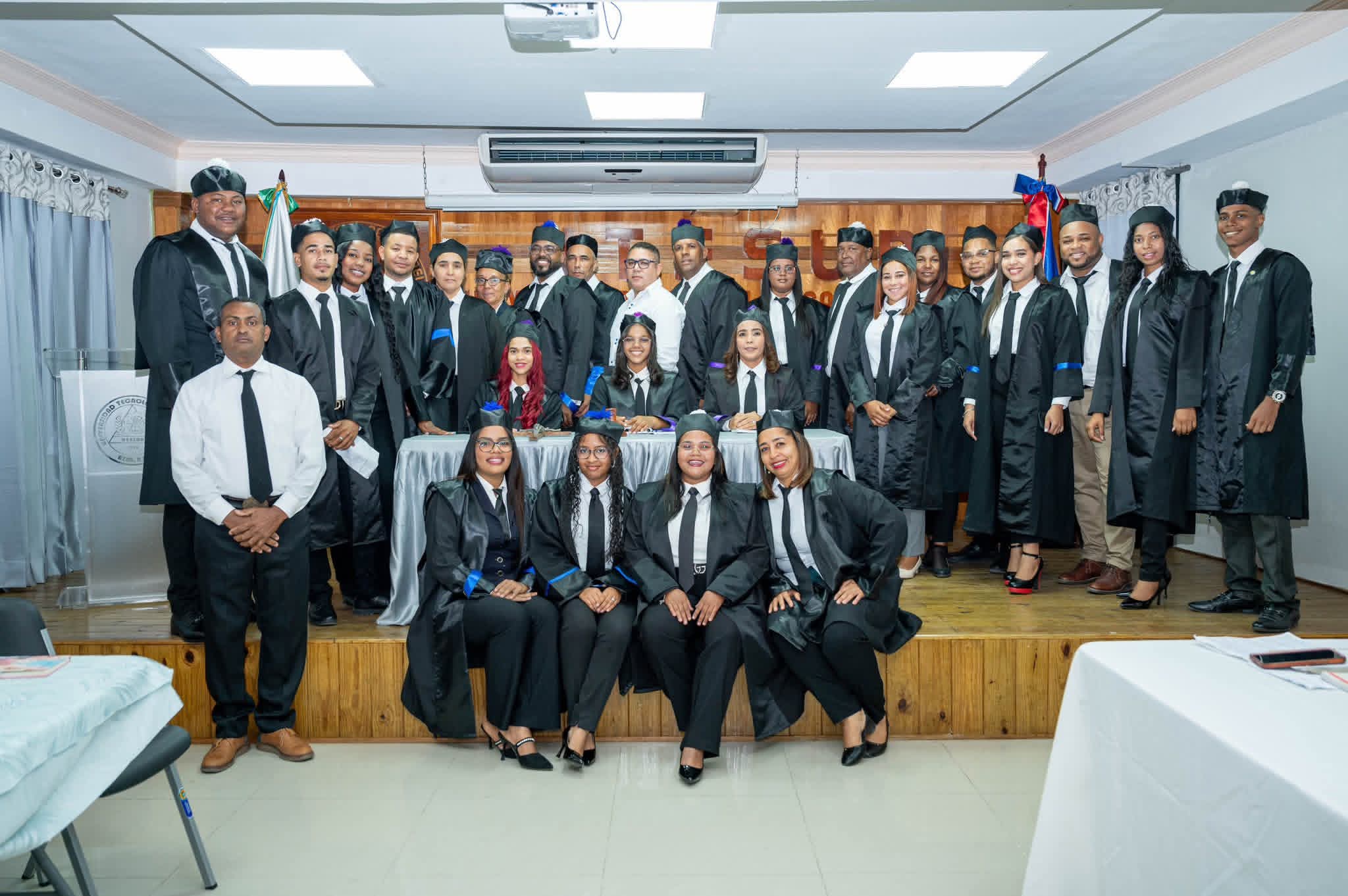 Estudiantes de Derecho de UTESUR realizan audiencia simulada