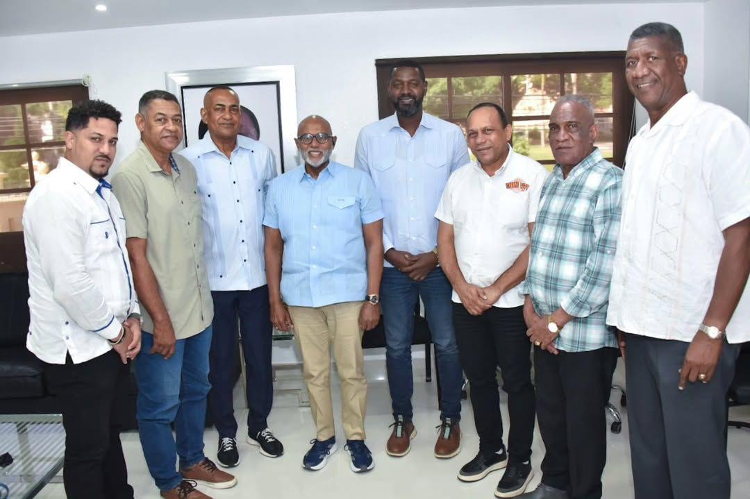 Ángel de la Cruz presidirá el Comité Organizador del X Torneo de Baloncesto Superior de Santo Domingo