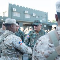 Ministro de Defensa recorre unidades del Ejército en la zona fronteriza y lleva mensaje de reconocimiento