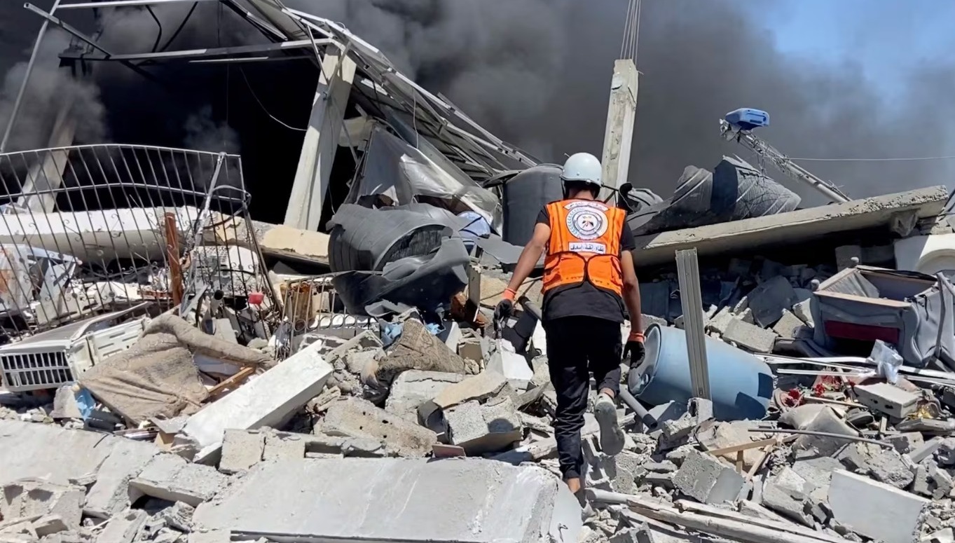 Rescatistas recuperan 77 cuerpos de una misma familia en la ciudad de Gaza
