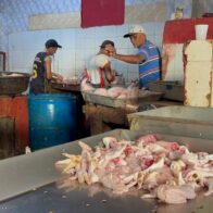 Pollo se vende entre 80 y 85 pesos la libra