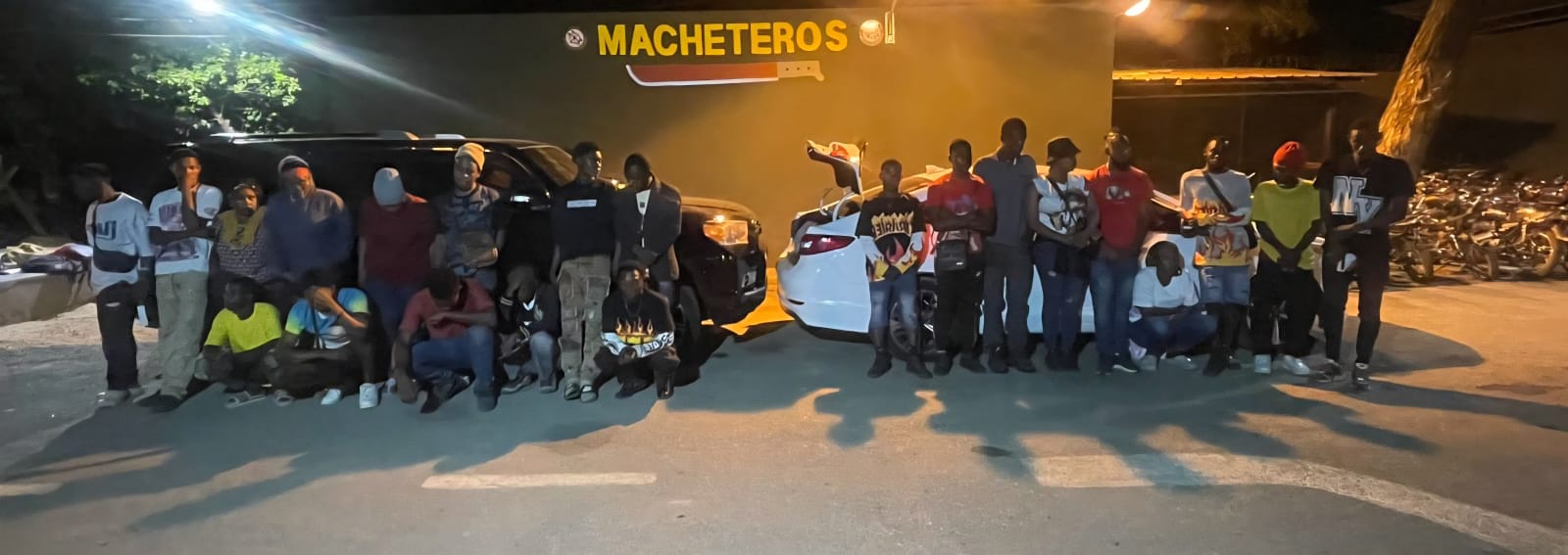 Interceptan vehículos con 22 haitianos indocumentados durante operativo en Mao, Valverde