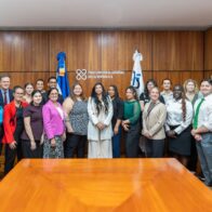 Procuradora General recibe a estudiantes de Derecho de la Creighton University