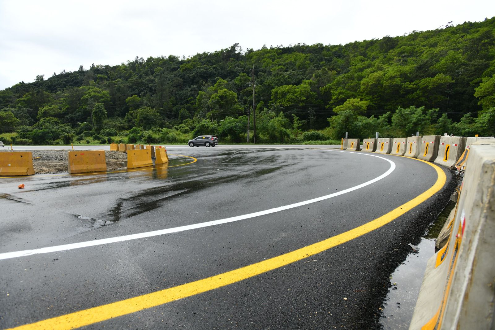 MOPC pone en servicio nuevas soluciones viales para mejorar el tránsito en la Autopista Duarte