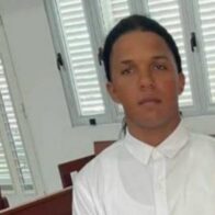 Agente policial hiere de un disparo en la cabeza a joven durante operativo por “teteo” en Santiago