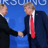 Trump anuncia que planea hablar pronto con Putin