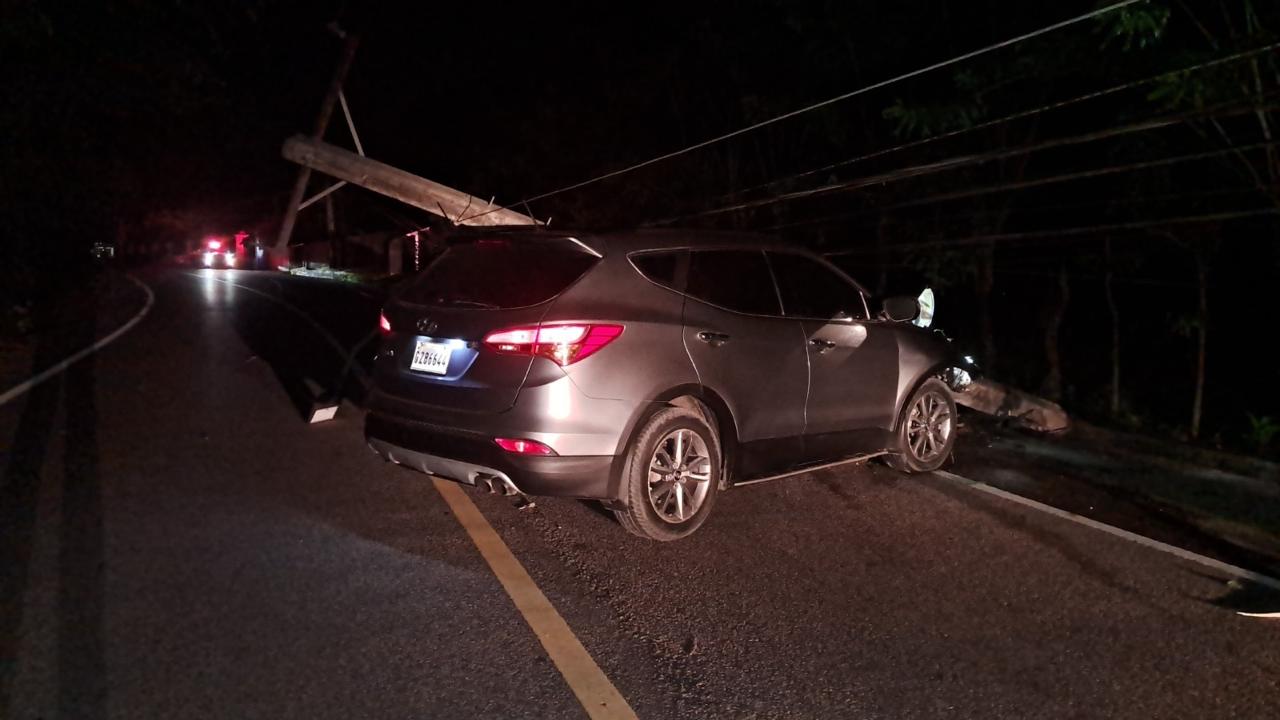 Accidentes de tránsito destruyeron 84 postes eléctricos en Santiago durante 2025 y dejaron pérdidas millonarias, según Edenorte