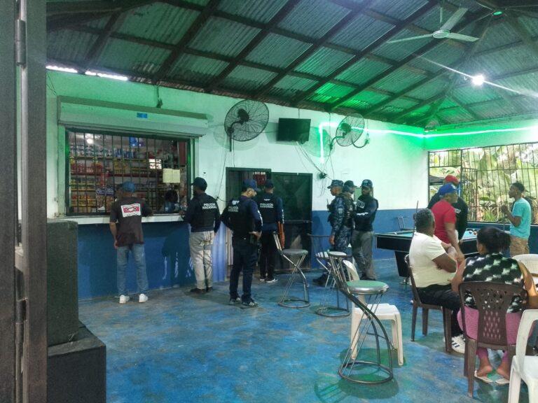 DINTEL incauta maquinas tragamonedas en La Vega