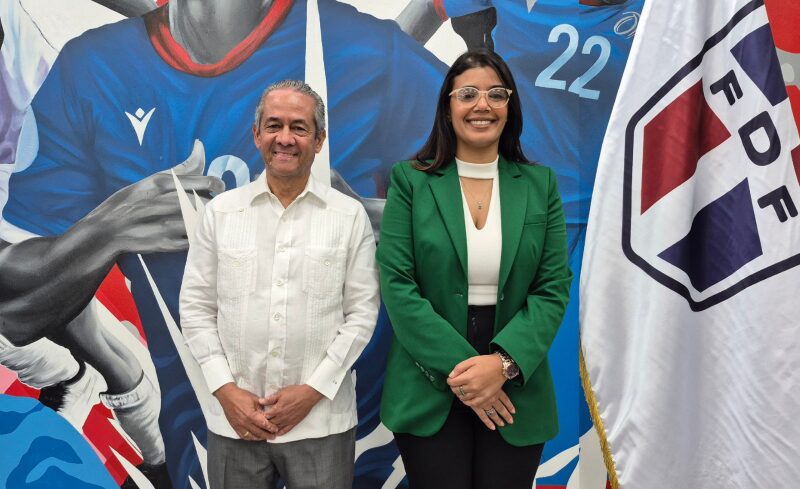 Yelena Hazim Figuereo se convierte en la primera mujer en asumir la Secretaría General de la FEDOFUTBOL