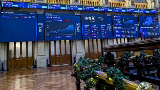 Bolsa española logra otro máximo histórico cerca de 17.400 puntos, tras subir el 0,93 %