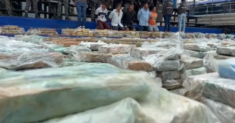 Hallan tres toneladas de drogas en una finca de un municipio costero de Ecuador