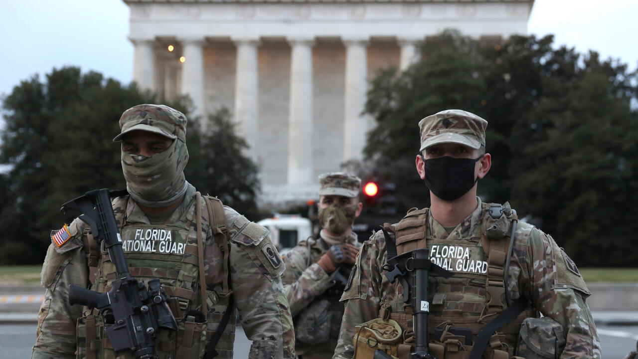 Sospechoso de disparar a agentes en EEUU enfrenta nuevos cargos con posible pena de muerte