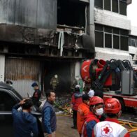 Al menos 20 muertos por un incendio en un edificio de siete plantas de Yakarta