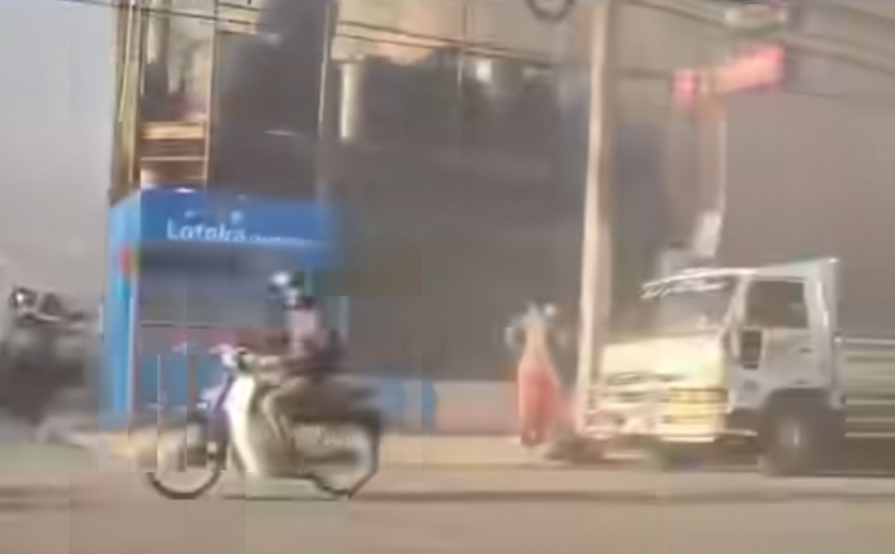 Se produce explosión en una ferretería del KM.7 de la Av. Independencia