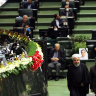 Más de 150 diputados piden mano dura en la aplicación de las leyes del velo en Irán