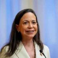 María Corina Machado abandona Oslo tras salir de Venezuela; se recupera de lesión, según colaborador