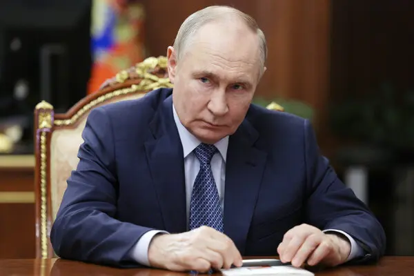 Putin elogia el nivel de la cooperación militar con Indonesia al recibir a su presidente