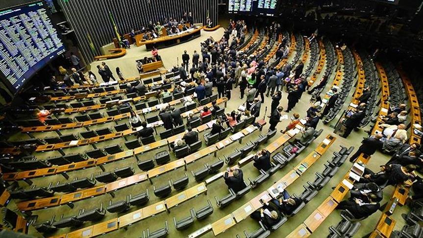 Congreso brasileño aprueba el proyecto que busca reducir la pena de Bolsonaro