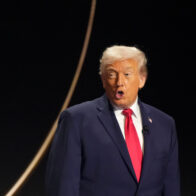 Trump afirma que Maduro tiene los "días contados" y Venezuela se dice dispuesta a "luchar"