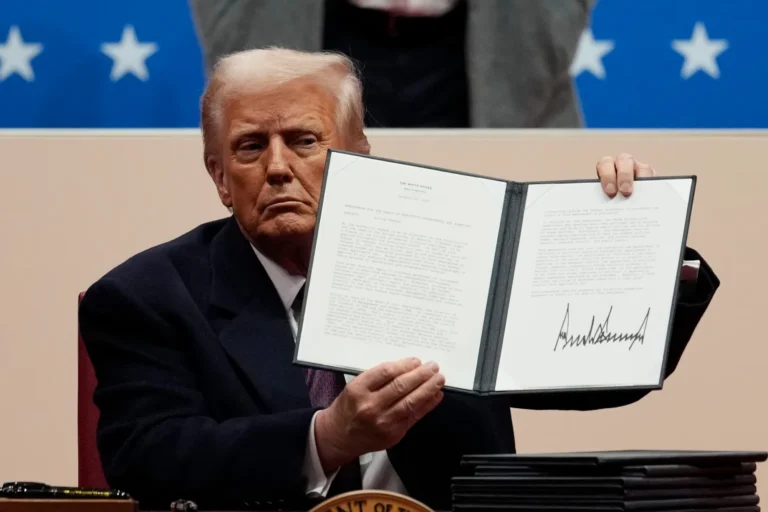 Trump anuncia una normativa federal sobre la IA para evitar regulaciones estatales
