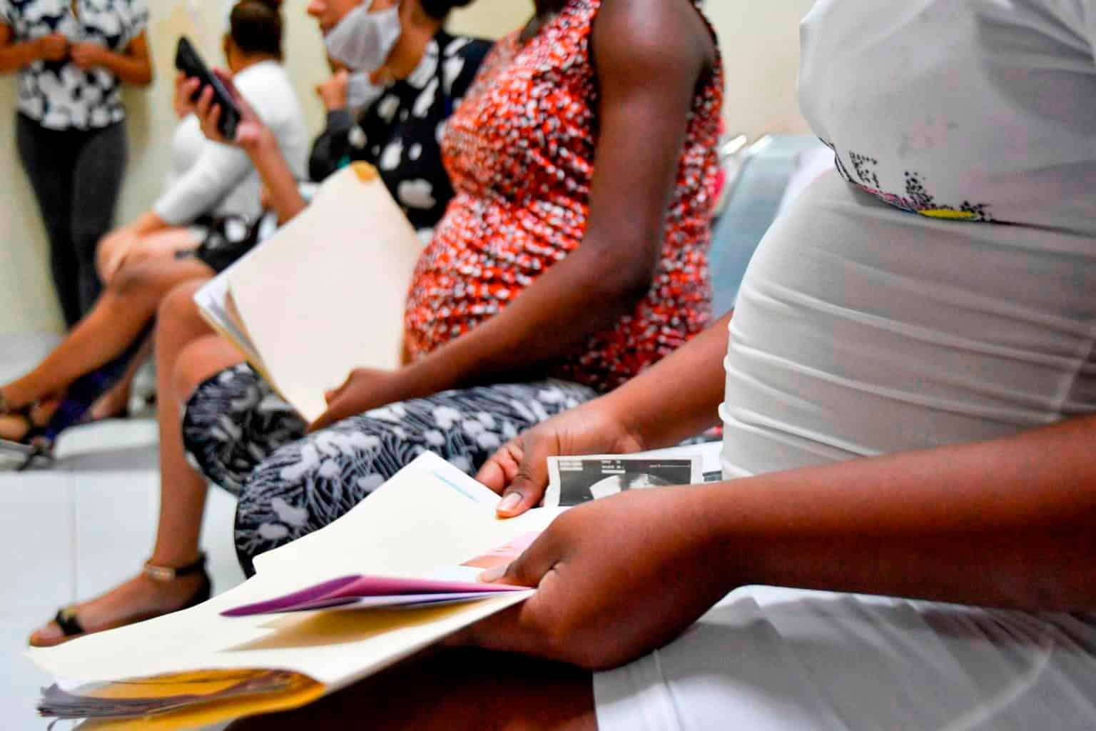 Detienen a haitiano que acudió con mujer embarazada al médico en Nochebuena en Puerto Rico