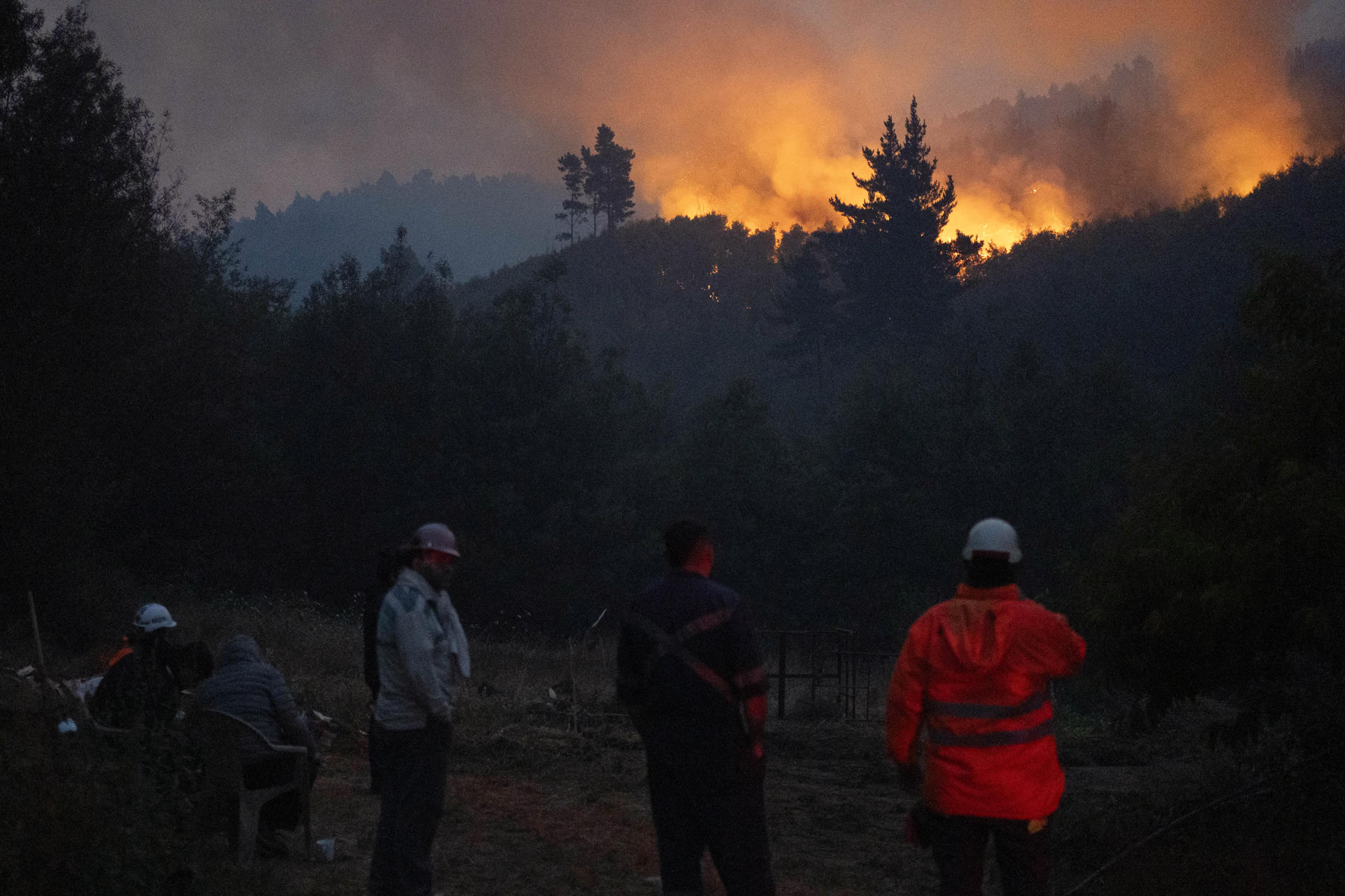 Elevan a 20 las víctimas de fuegos del sur de Chile y detienen a sospechoso de provocarlos