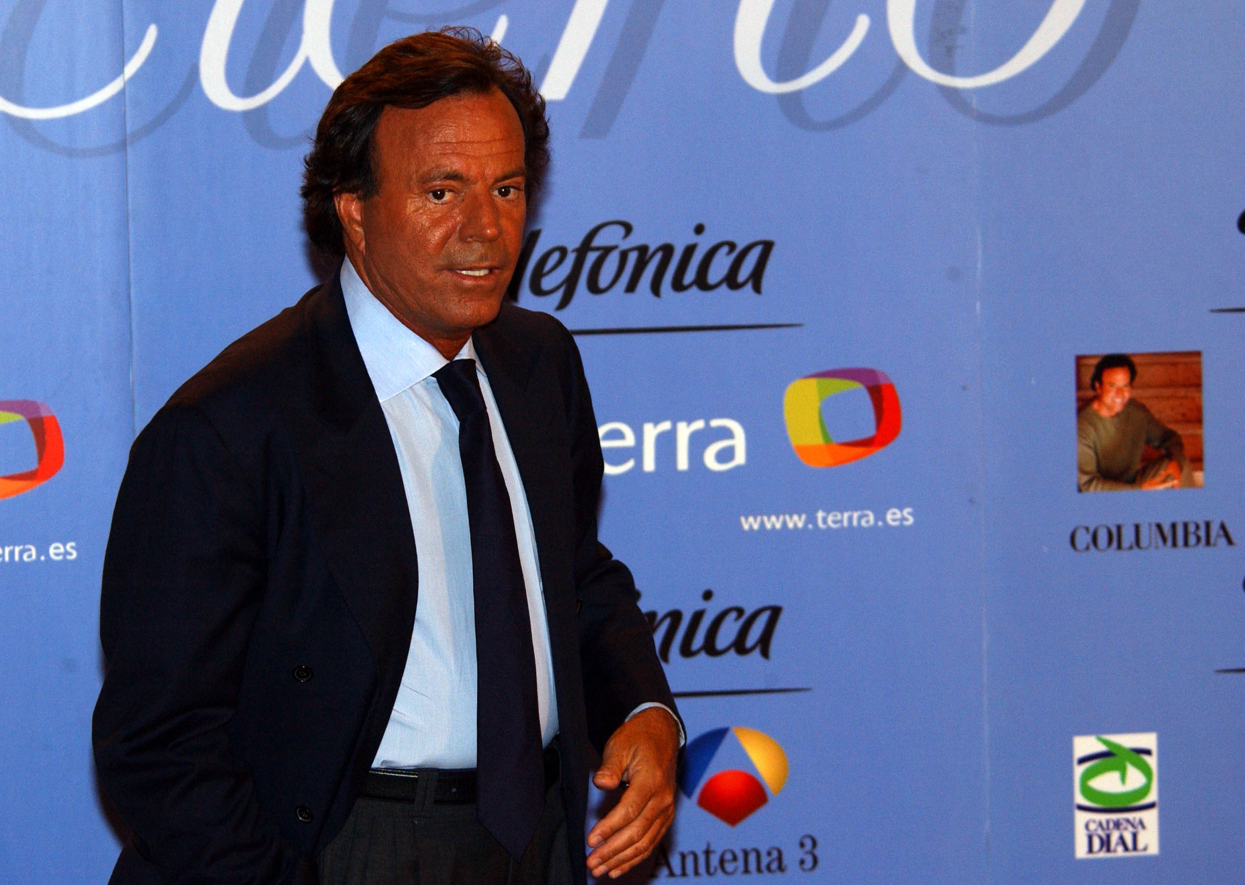 Julio Iglesias en el ojo del huracán mediático tras años de versiones no confirmadas