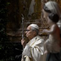 El papa avisa de que el principio que prohibía el uso de la fuerza para violar las fronteras se ha roto