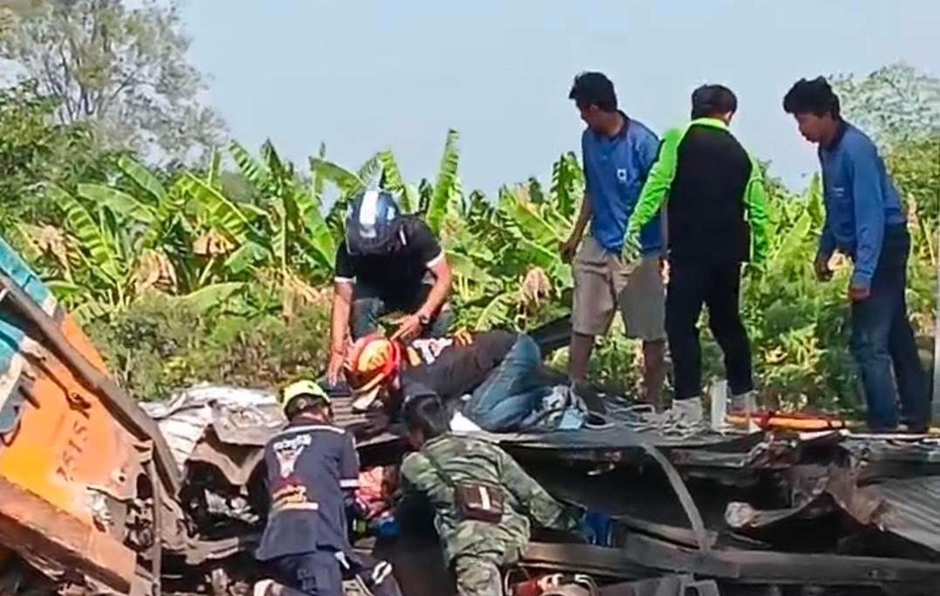 Sube a 29 la cifra de muertos y a 67 de heridos en el siniestro ferroviario de Tailandia