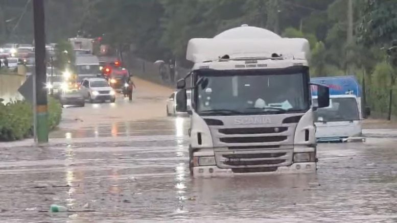 Fuertes lluvias provocan inundaciones en Puerto Plata y mantienen provincias en alerta