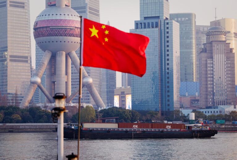 Las exportaciones chinas a EEUU caen casi 20 % en un 2025 marcado por la guerra comercial