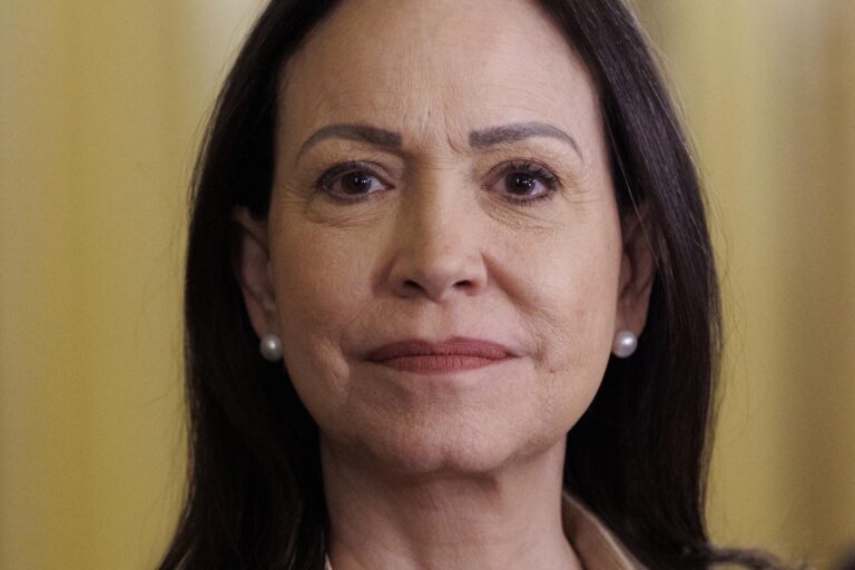 María Corina Machado pide una "transición real" en Venezuela tras reunirse con Marco Rubio