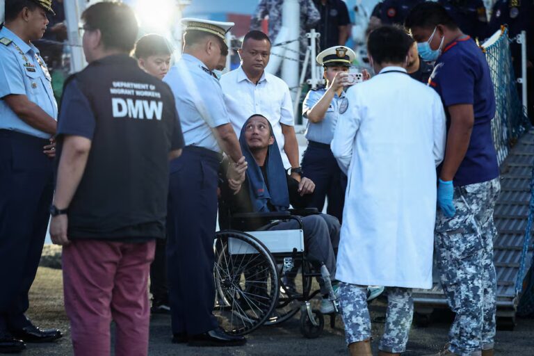 Ferry se hunde en Filipinas con más de 350 personas a bordo: reportan 15 muertos y cientos desaparecidos