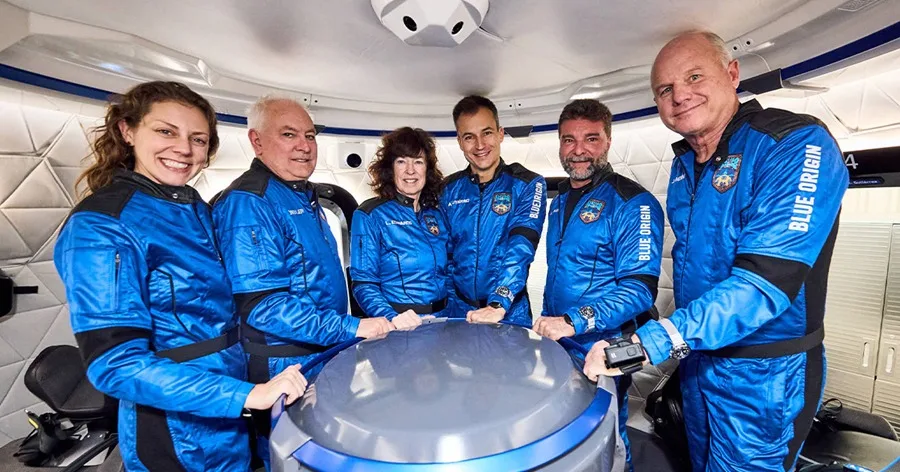 El empresario español Alberto Gutiérrez viaja con éxito al espacio en una misión de Blue Origin