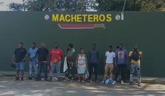 Ejército intercepta motocicletas con 11 haitianos indocumentados durante operativos en Mao