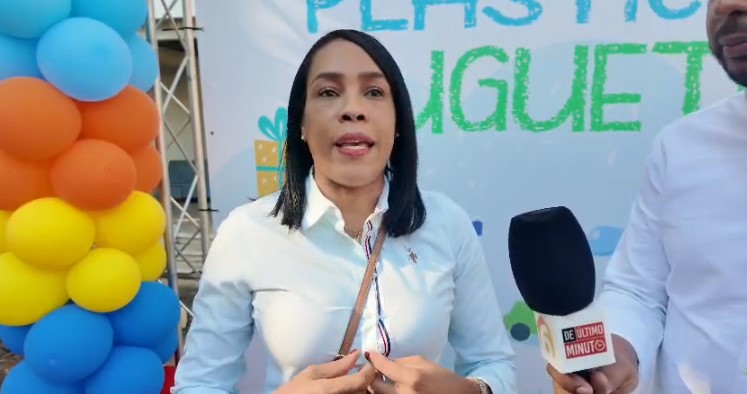 Genia Vidó destaca impacto social de “Plásticos por Juguetes” y avances para dominicanos en el exterior