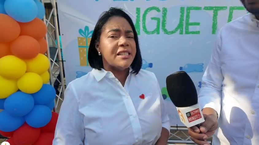 Diputada Leivi Bautista destaca impacto del programa “Plásticos por Juguetes” en la educación ambiental
