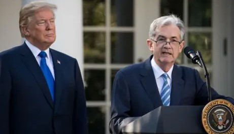 Trump llama "cretino" al presidente de la Reserva Federal y dice que "se irá pronto"